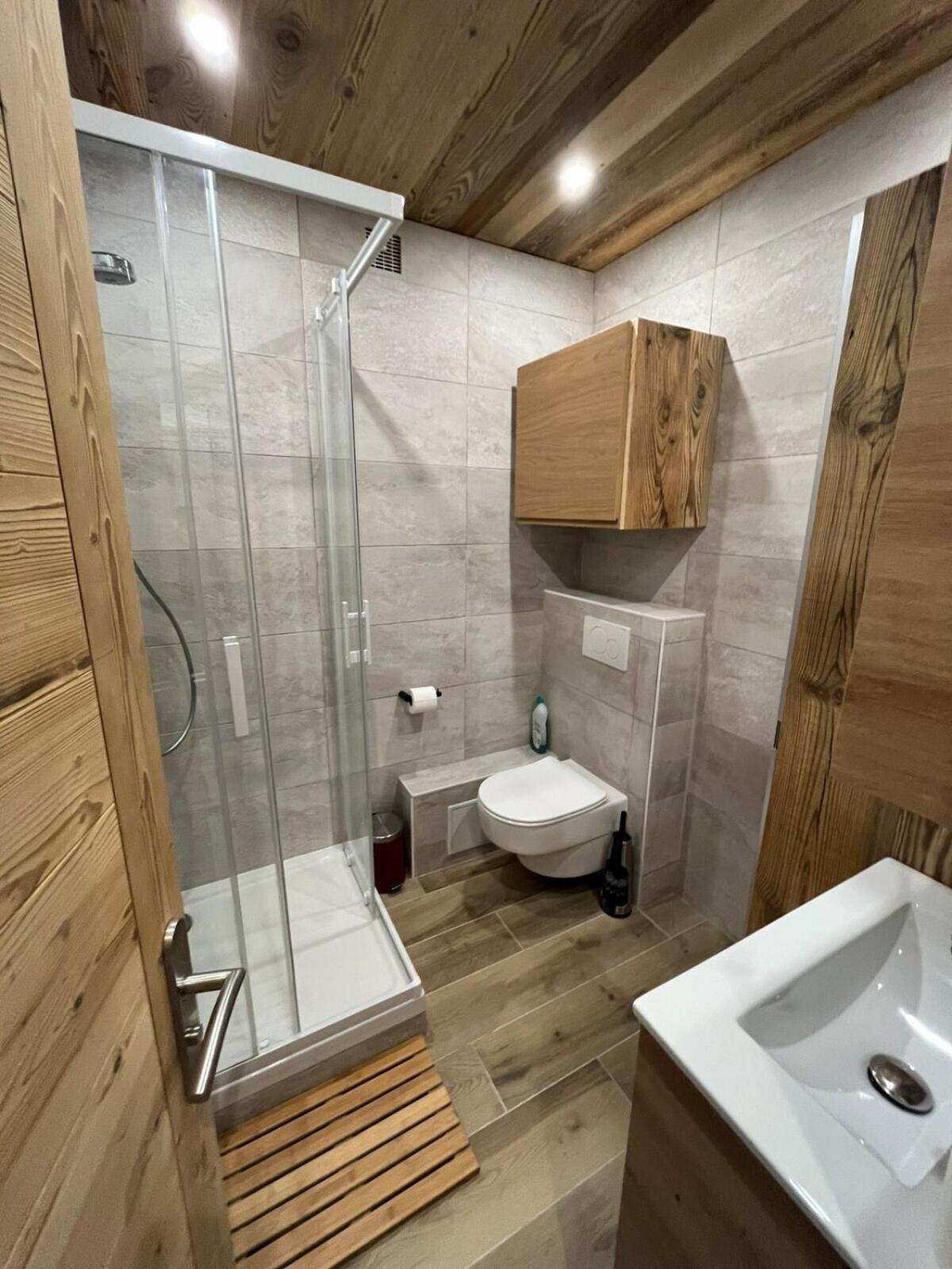 Les Clarines Apartment