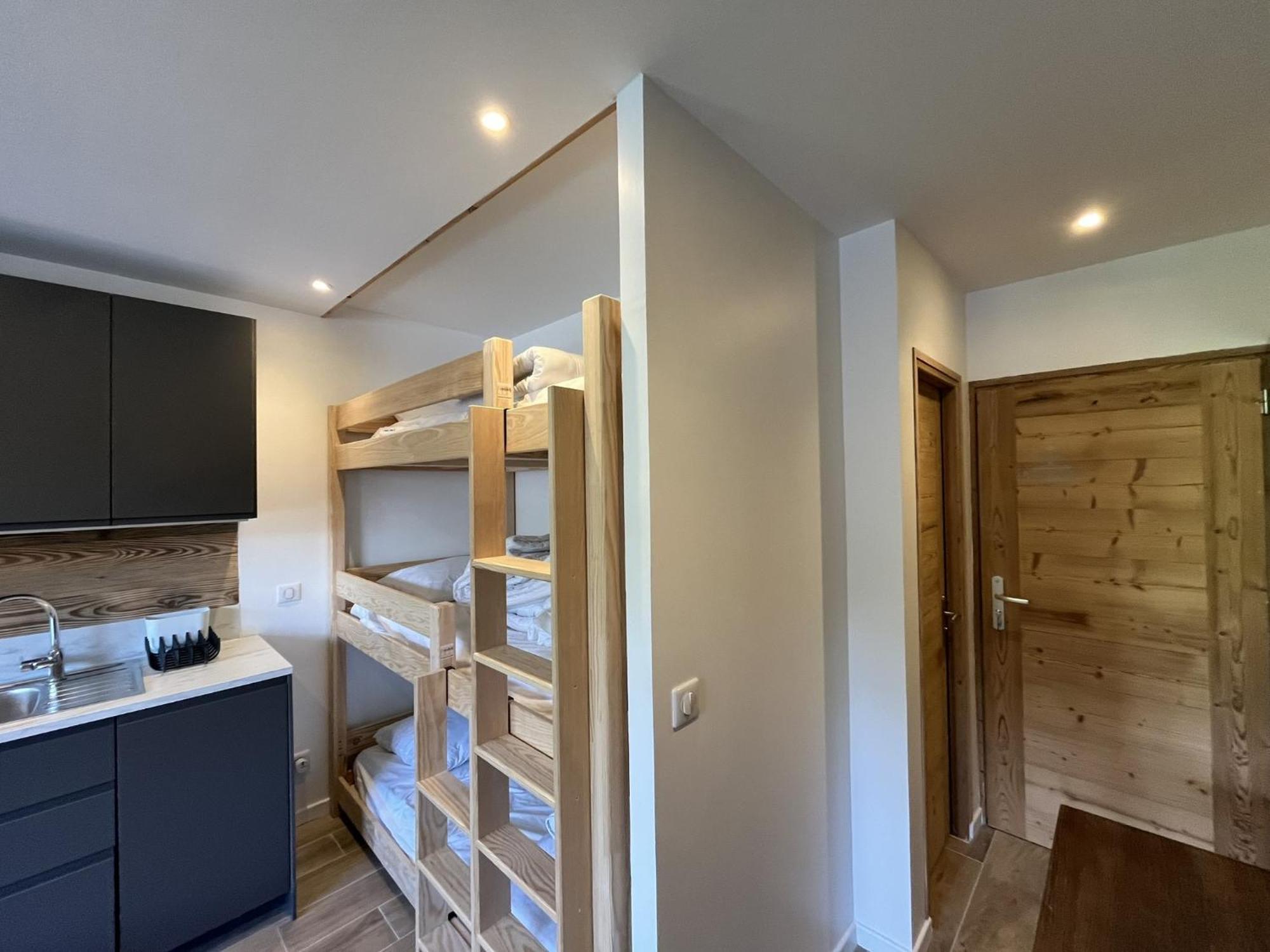 Les Clarines Apartment